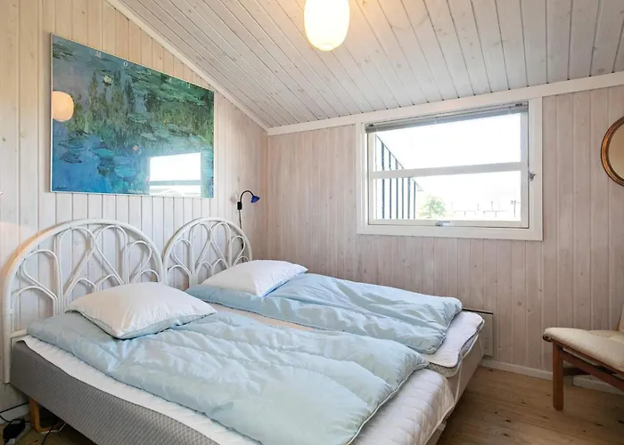 6 Person In Lokken-by Traum * Løkken